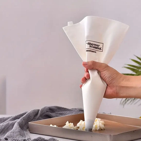 Embouts et douilles interchangeables compatibles avec la poche à douille pour varier les décorations.