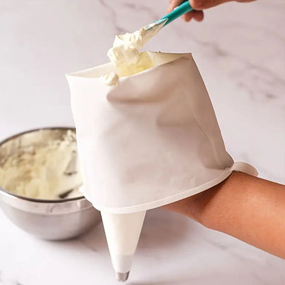 Poche à douille facile à prendre en main pour décorer gâteaux et desserts sans effort